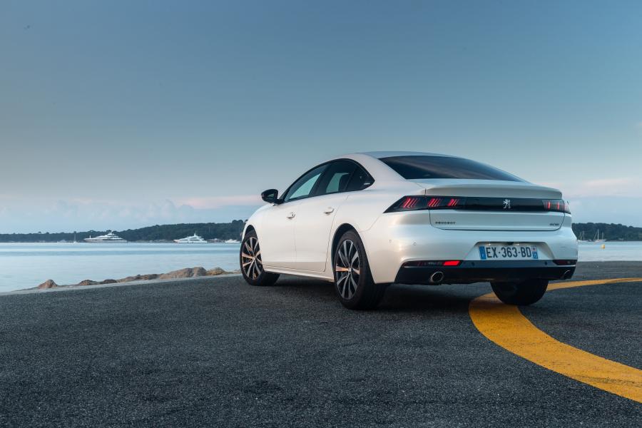  Peugeot 508 GT Line 2018 года  (WW) (фото 23 из 42)